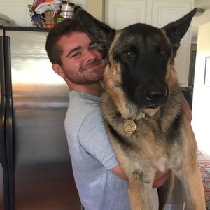 Meet your Posher, Max